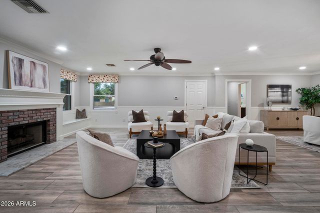 1542 W LOMA Lane, Phoenix, AZ 85021