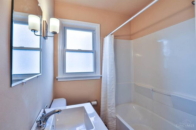 7722 Dalton Avenue, Deer Park, OH 45236