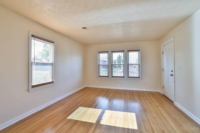 7722 Dalton Avenue, Deer Park, OH 45236