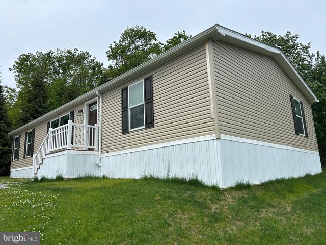 58 CHEROKEE DR, Windsor, PA 17366