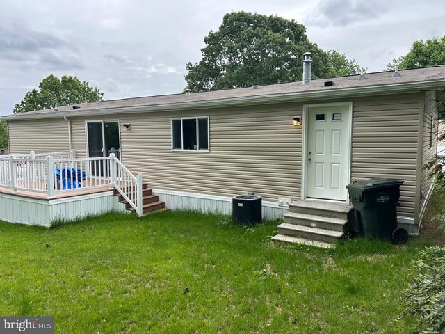 58 CHEROKEE DR, Windsor, PA 17366