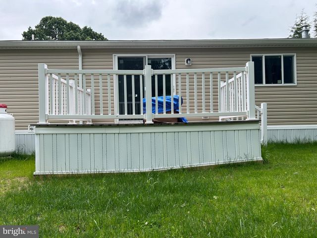 58 CHEROKEE DR, Windsor, PA 17366