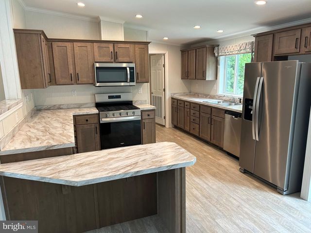 58 CHEROKEE DR, Windsor, PA 17366