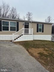 58 CHEROKEE DR, Windsor, PA 17366