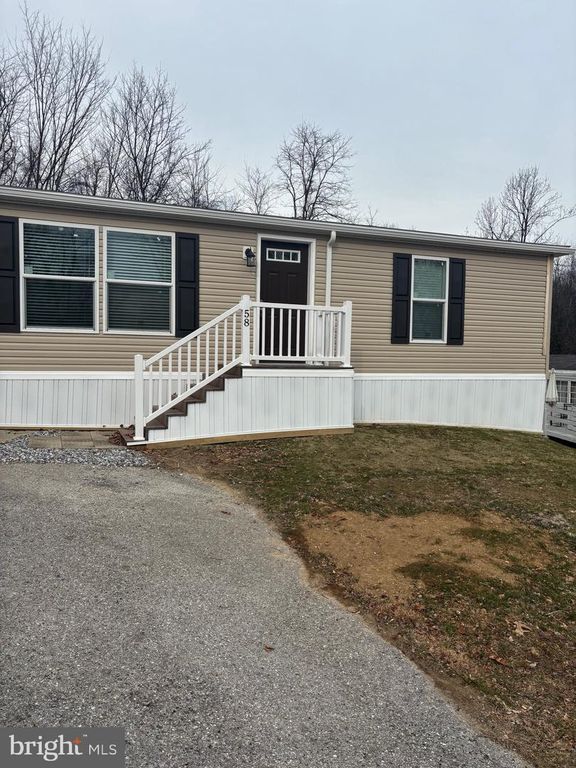 58 CHEROKEE DR, Windsor, PA 17366