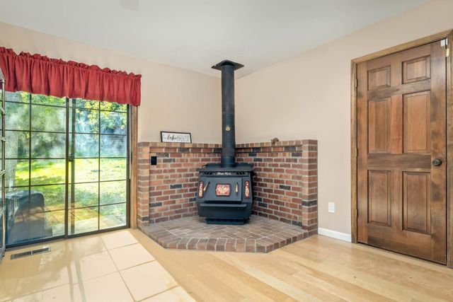 19048 Swallow Way, Penn Valley, CA 95946