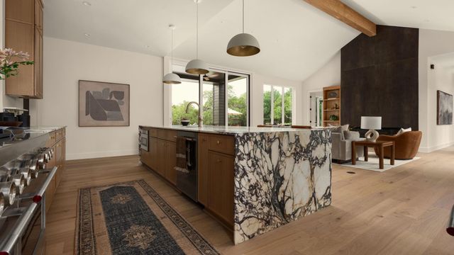 12104 Trailmaster DR, Austin, TX 78737