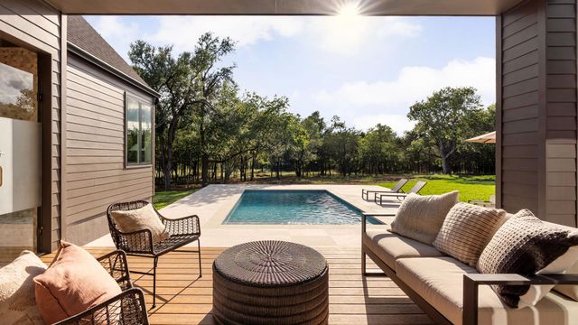 12104 Trailmaster DR, Austin, TX 78737