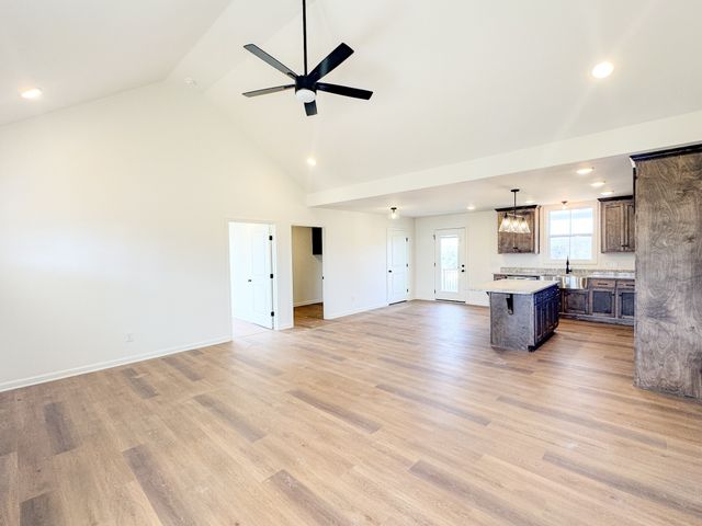 575 Pleasant Hill Rd, Lafayette, TN 37083