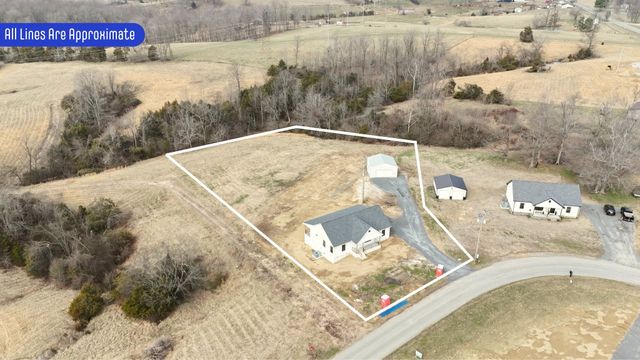 575 Pleasant Hill Rd, Lafayette, TN 37083