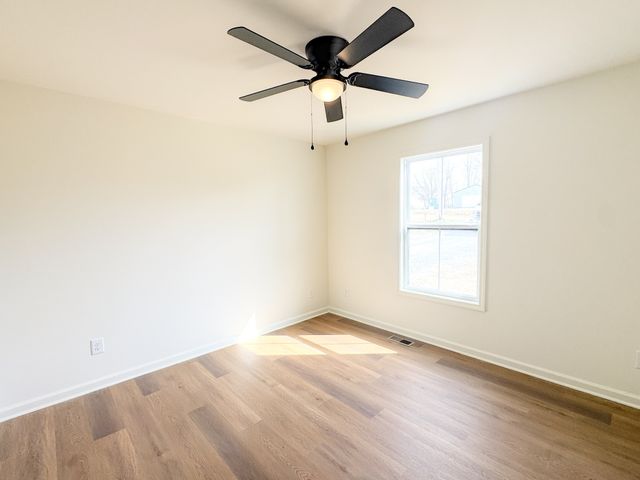 575 Pleasant Hill Rd, Lafayette, TN 37083