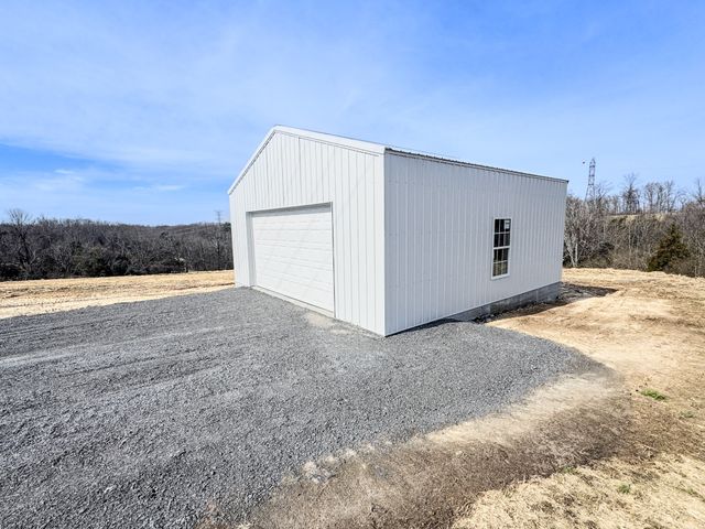575 Pleasant Hill Rd, Lafayette, TN 37083
