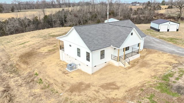 575 Pleasant Hill Rd, Lafayette, TN 37083