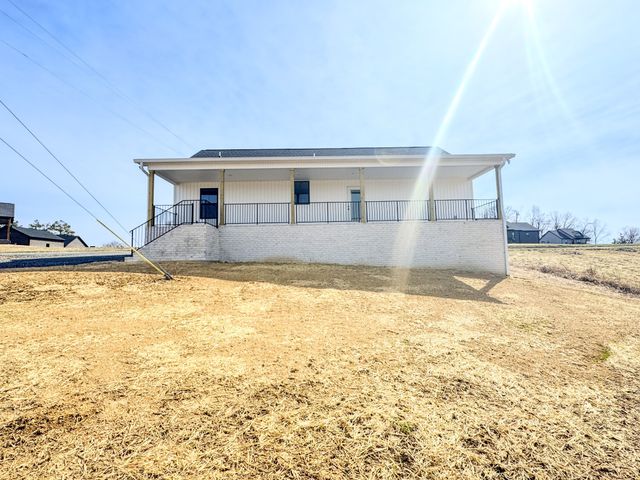 575 Pleasant Hill Rd, Lafayette, TN 37083