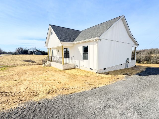 575 Pleasant Hill Rd, Lafayette, TN 37083