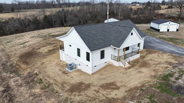 575 Pleasant Hill Rd, Lafayette, TN 37083
