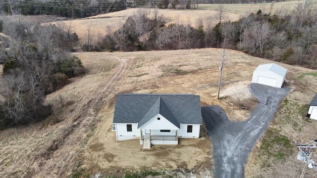 575 Pleasant Hill Rd, Lafayette, TN 37083