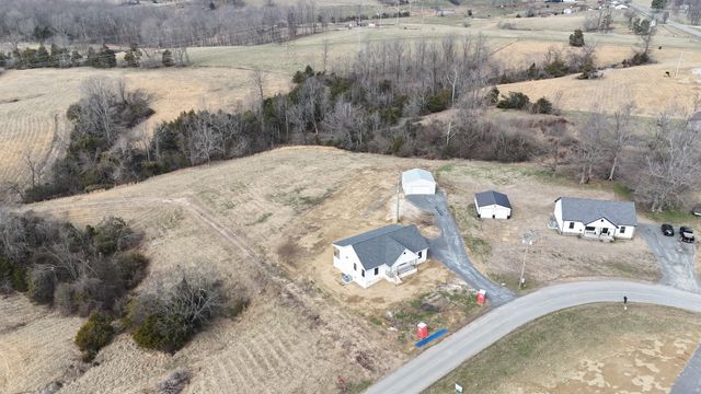 575 Pleasant Hill Rd, Lafayette, TN 37083