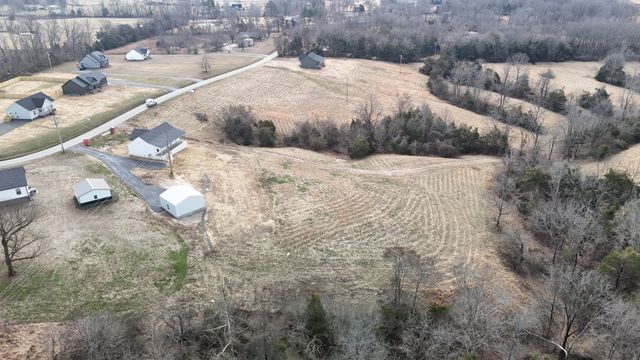 575 Pleasant Hill Rd, Lafayette, TN 37083