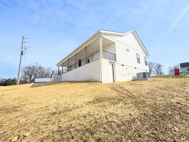 575 Pleasant Hill Rd, Lafayette, TN 37083