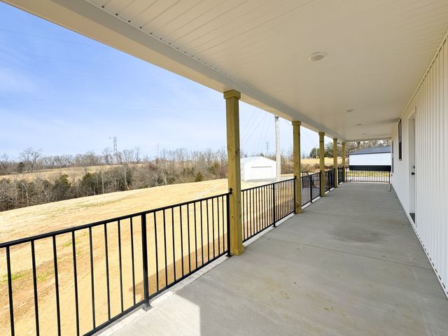 575 Pleasant Hill Rd, Lafayette, TN 37083