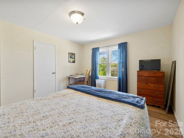 209 Wilmont Drive, Hendersonville, NC 28792