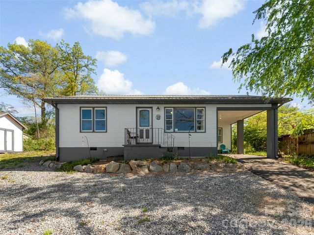 209 Wilmont Drive, Hendersonville, NC 28792