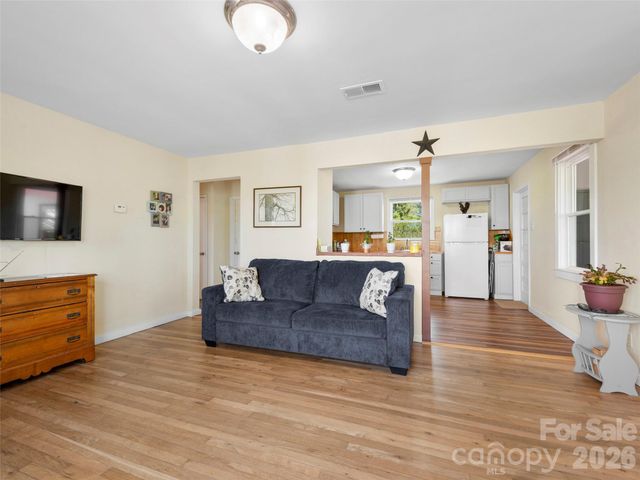 209 Wilmont Drive, Hendersonville, NC 28792