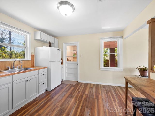 209 Wilmont Drive, Hendersonville, NC 28792