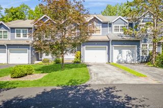 120 Pinebrook Drive, Hyde Park, NY 12538