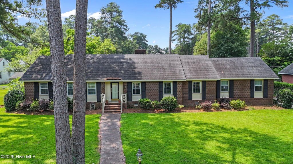 1902 York Street, Kinston, NC 28504