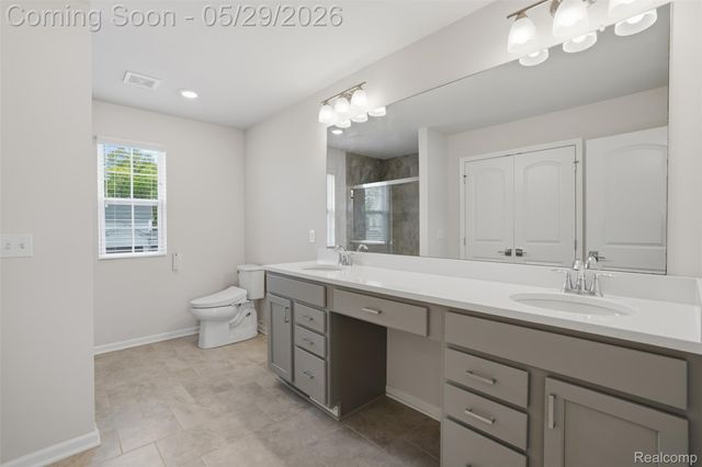 8446 Sandhill Court, White Lake Charter Township, MI 48386