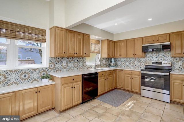 2755 WOODLAWN AVE, Falls Church, VA 22042