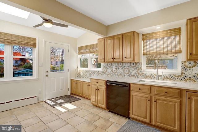 2755 WOODLAWN AVE, Falls Church, VA 22042