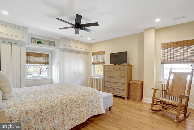 2755 WOODLAWN AVE, Falls Church, VA 22042