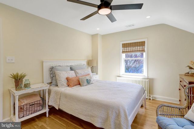 2755 WOODLAWN AVE, Falls Church, VA 22042