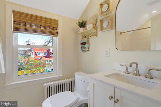 2755 WOODLAWN AVE, Falls Church, VA 22042