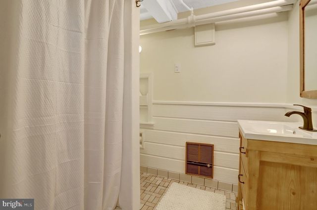 2755 WOODLAWN AVE, Falls Church, VA 22042