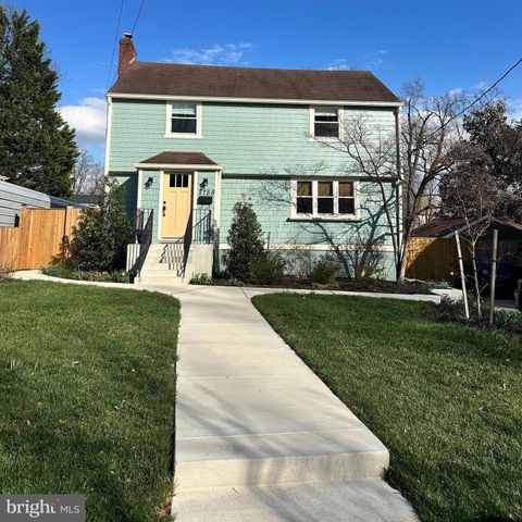 2755 WOODLAWN AVE, Falls Church, VA 22042