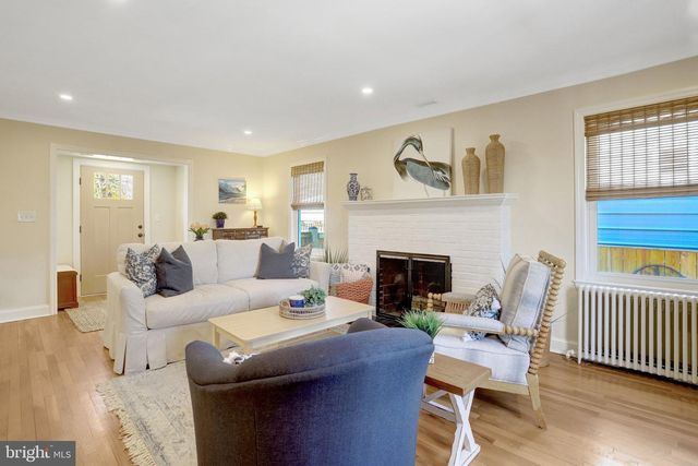 2755 WOODLAWN AVE, Falls Church, VA 22042