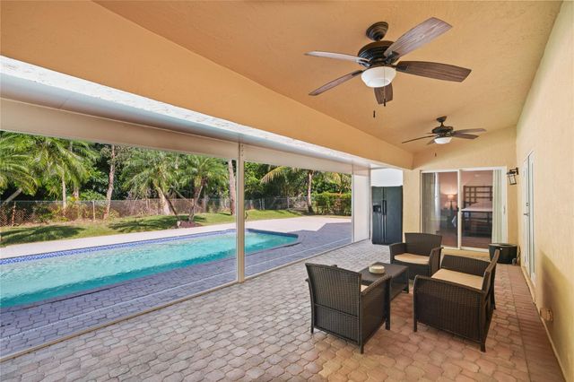 19775 NW 10th St, Pembroke Pines, FL 33029