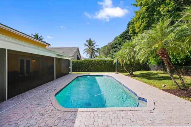 19775 NW 10th St, Pembroke Pines, FL 33029