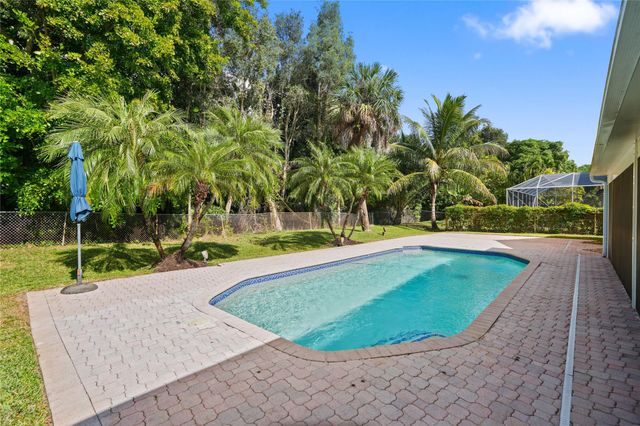 19775 NW 10th St, Pembroke Pines, FL 33029