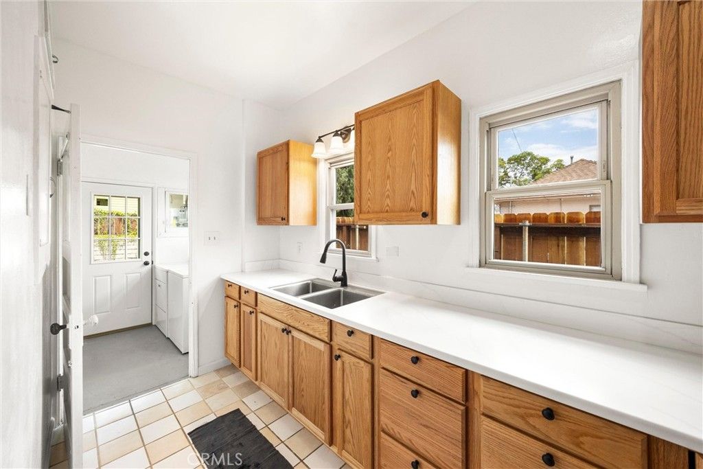 Image 9 of property listing at 243 G Street, Upland, CA 91786