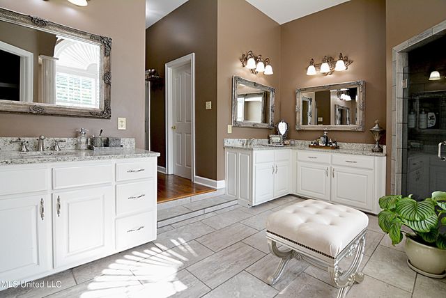 5138 St Andrews Cove, Olive Branch, MS 38654