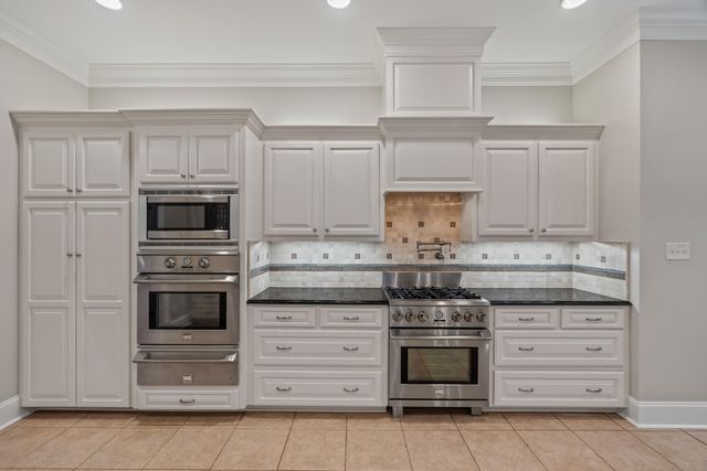 206 Timberton Dr., Hattiesburg, MS 39401