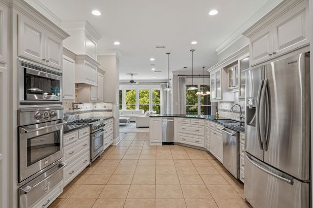206 Timberton Dr., Hattiesburg, MS 39401