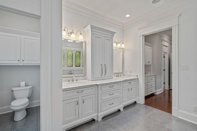 206 Timberton Dr., Hattiesburg, MS 39401