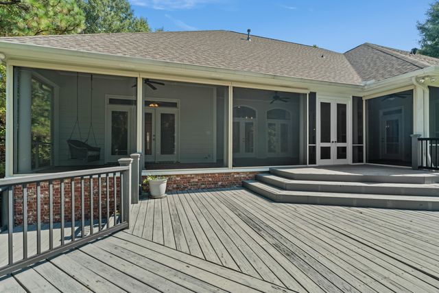 206 Timberton Dr., Hattiesburg, MS 39401
