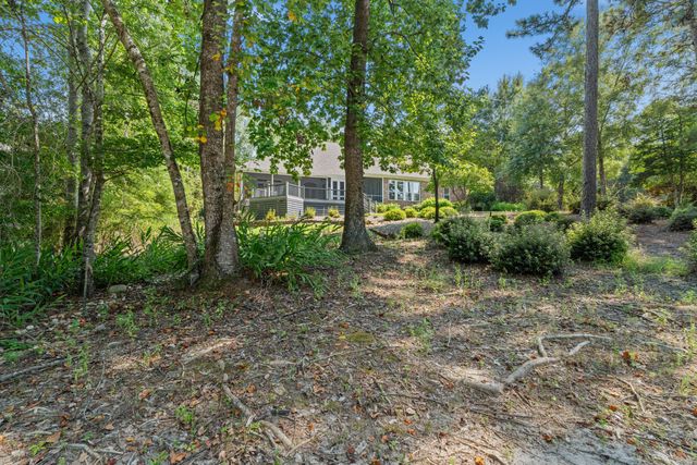 206 Timberton Dr., Hattiesburg, MS 39401